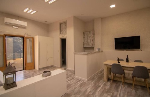 Tourloti Apartment | The Mountain House| Authentic Cretan Hideaway| Breathtaking & Nature Views