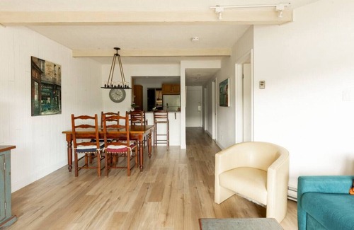 Mont-Tremblant Condo | The Mountain Lake house by Instant Suites | ❤️ of Mont-Tremblant
