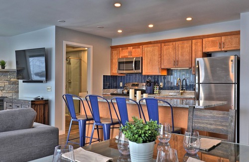 Killington Condo | The Mountain Suite at Killington: NEW! Luxury suite with sleeping for 10, close to resort. 112/3