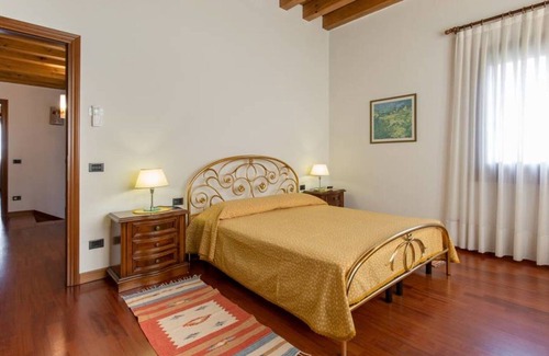 Castegnero Apartment | The Mulberries three bedroom and two bathroom apartment