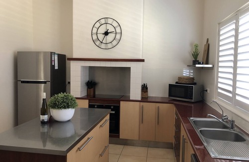 Kingscote House | The Mulberry Tree - Kingscote - Kangaroo Island Holiday Home