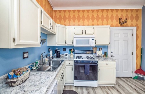 Wilmington Historic District Apartment | The N'awlins! House Walk to Downtown