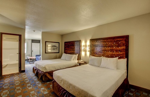 Lake Havasu City Hotel | The Nautical Beachfront Resort