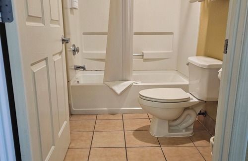 Lake Havasu City Hotel | The Nautical Beachfront Resort