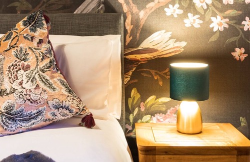 Inverness City Centre Apartment | The Nessting Place