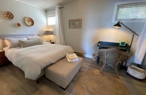 Consecon House | The Nest - Cozy Waterfront on Huycks Bay, PEC