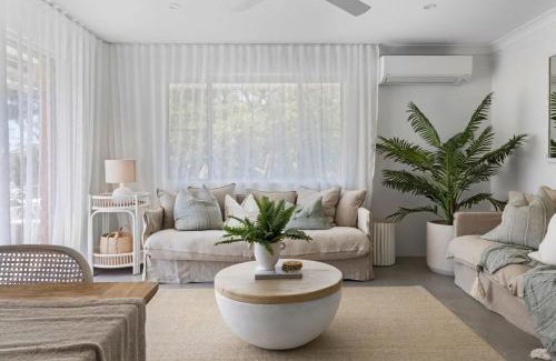 Shoal Bay Apartment | The Nest Luxury Apartment 100m to the Beach