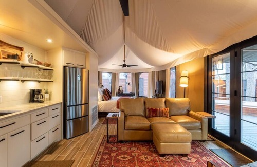 Mid America House | The Nest of Hot Springs