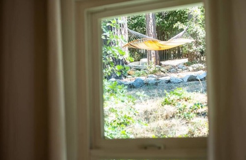 Idyllwild Cabin | The Nest: Serene Sanctuary w Hot Tub, Fireplace, Grill, Hammock, Outdoor Fire Fe