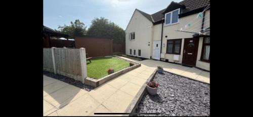 Nottingham House | The New Cottage