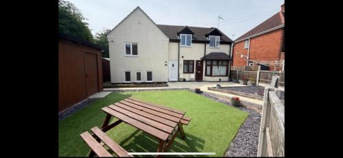 Nottingham House | The New Cottage