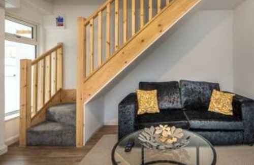 Margam House | The New Lodge - Cottage