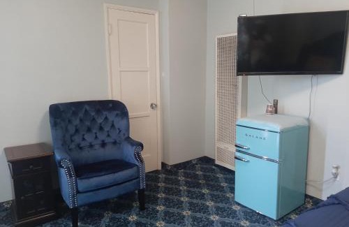 Moreno Valley Apartment | THE NEW STAR MOTEL - 1950s Extended-Stay Lodging and Retreat Center