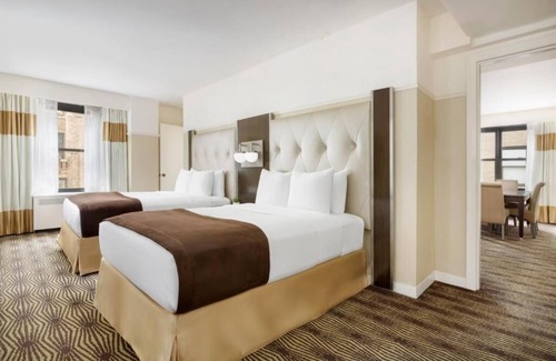 Garment District Hotel | The New Yorker Hotel | 2 Double Beds | Artistic Room Near Penn Station