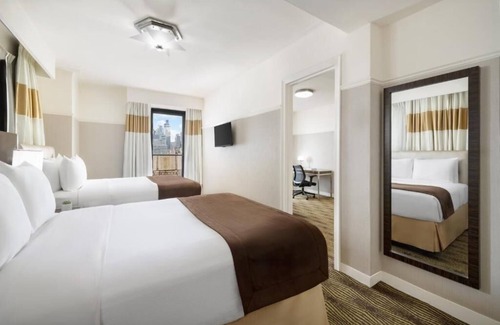 Garment District Hotel | The New Yorker Hotel | 2 Double Beds | Artistic Room Near Penn Station