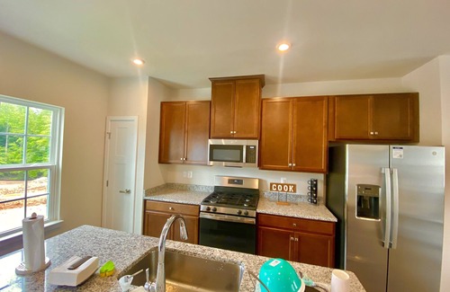 Rio House | The newly built townhouse 5 min away from the airport and a mile from stores