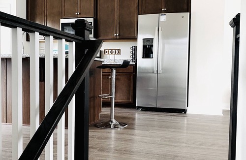 Rio House | The newly built townhouse 5 min away from the airport and a mile from stores