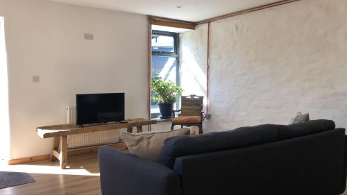 Treharris House | The Nook & Cranny at Berthllywd
