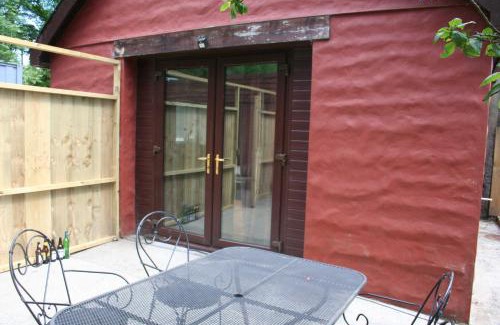 Mawr Apartment | The Nook - Farm Park Stay with Hot Tub & Dome