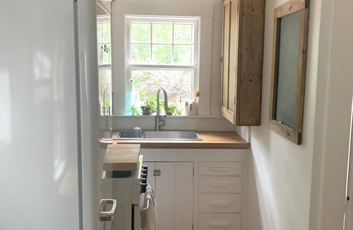 Wellfleet Cottage | “The North Star”-charming cottage by beautiful bay beaches