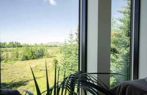 Mosfellsbaer Villa | The Oak House Villa