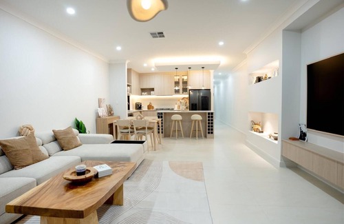 Modbury House | The Oak & Sand House|3BHK| Cosy stay