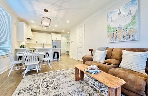 Oxford House | The Oaks, Discounted rate for LSU game day!