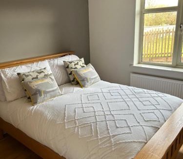Stowmarket Villa | The Oaks, Luxury 2 bedroom cottage in a peaceful location