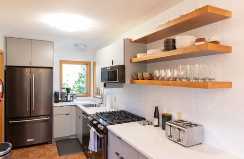 Lyle House | The Oaks - Private Disc Golf Course, Escape to Paradise in The Oaks, Hot Tub, Gorgeous Seclusion