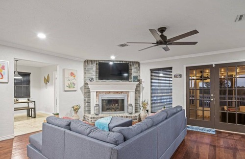 Highlands House | The Oasis-Lakehouse W/Heated Pool, Spa,Arcade, on 1 Acre