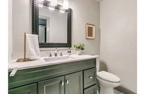 Norman House | The Oasis - Relaxing 5 Bedroom with a Pool near OU