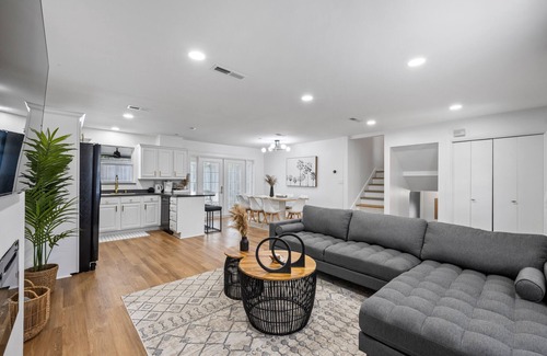 St. Johns Bluff House | The Oasis Retreat Jax II Villa w/pool!!