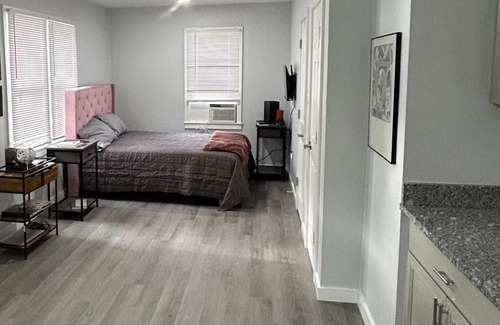 Sanford Apartment | The Oasis