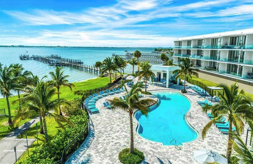 Melbourne Beach House | The Ocean Oasis | 5⭐ Villa Next to Beach & River, ft. Themed BRs & Movie Theater