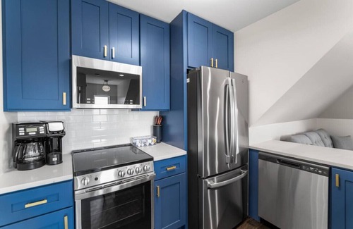 North End Apartment | The Octopus House: NEW 1BR Stylish Getaway