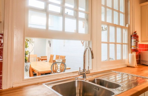 Mevagissey Cottage | THE OLD BANK HOUSE, pet friendly, with open fire in Mevagissey