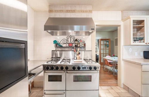 Swannanoa House | The Old Bee, 2300 sqft private home 15 mins from Asheville or Black Mountain