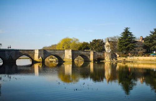 Huntingdon Hotel | The Old Bridge