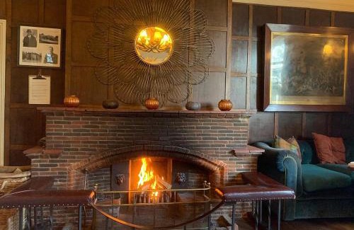 Huntingdon Hotel | The Old Bridge