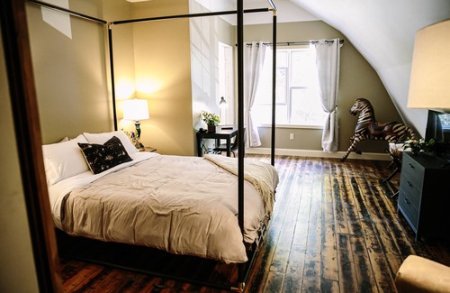 Catskill House | The Old Catskill Game Farm Inn