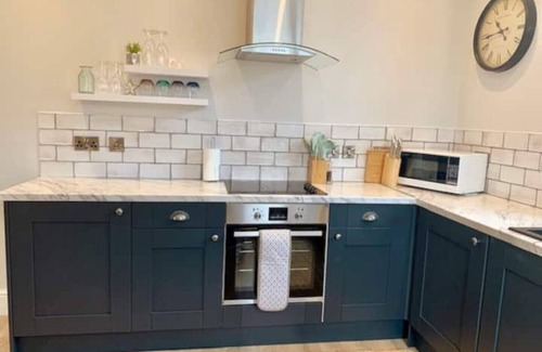 Tideswell Apartment | The Old Chapel Tideswell Peak District - 2 ensuite bedrooms- ideal for 2 couples