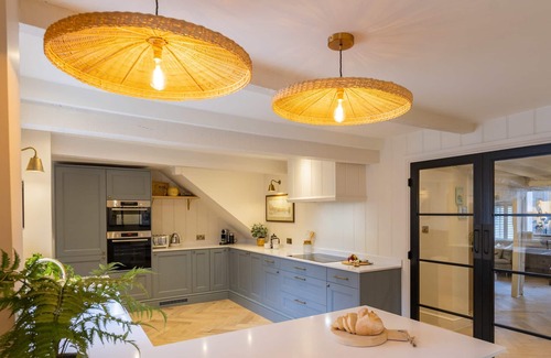 Henley-on-Thames House | The Old Coach House At The Bull On Bell Street