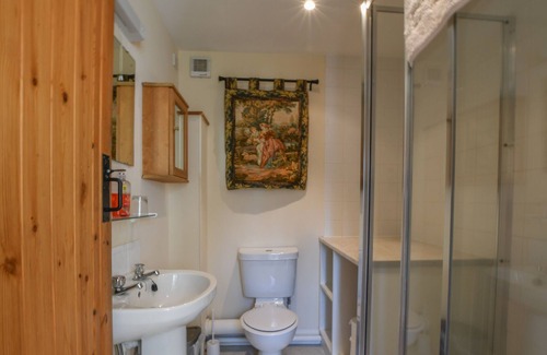 Melton Cottage | THE OLD FORGE, MELTON, pet friendly, with a garden in Melton