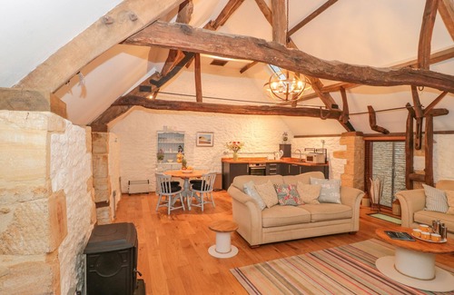 South Perrott Cottage | THE OLD GRANARY, family friendly, with a garden in Crewkerne