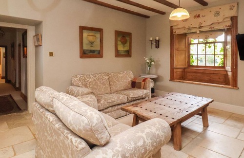 Snainton House | THE OLD HALL, luxury holiday cottage, with open fire in East Ayton