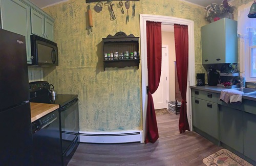Ashfield House | THE OLD JAIL HIDEAWAY AT JIM THORPE, P.A. - PRIVATE PARKING