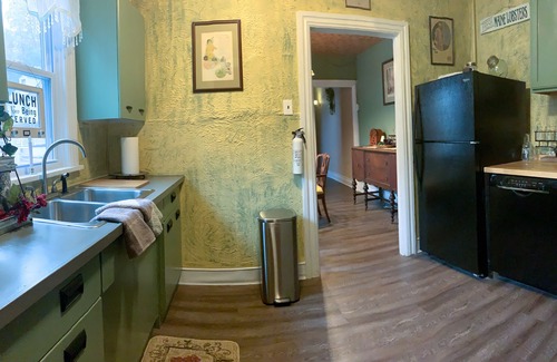 Ashfield House | THE OLD JAIL HIDEAWAY AT JIM THORPE, P.A. - PRIVATE PARKING