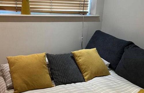 Newbury Apartment | The Old Library Newbury - Double and Sofa Bed