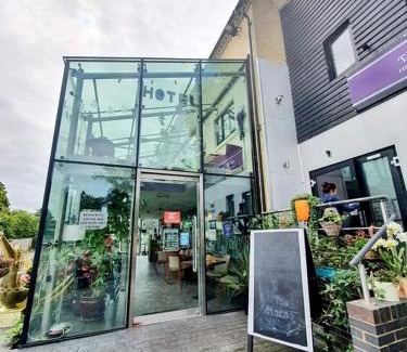Whitchurch Hotel | The Old Mill Whitchurch