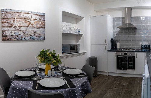 Anstruther Apartment | The Old Paint Shop Apartment - Centrally Situated